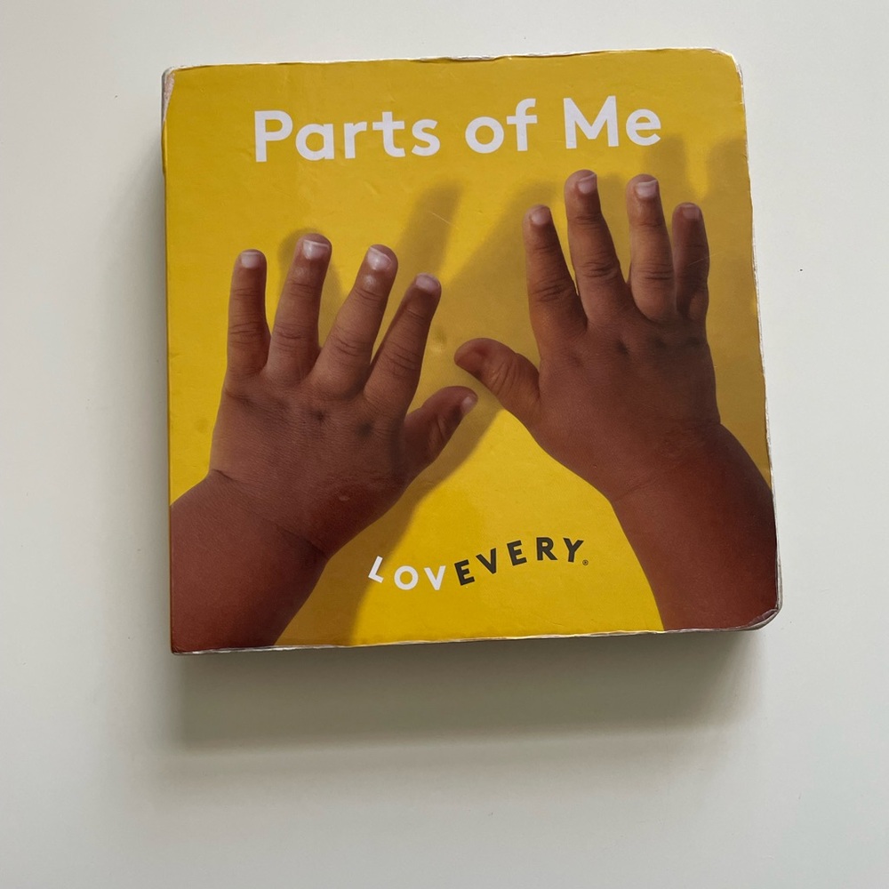 Lovevery Parts of Me Board Book sensor play kit Montessori 5-6 month development